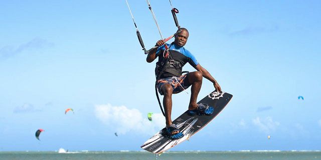 Kitesurfing mauritius kite lessons black river (6)